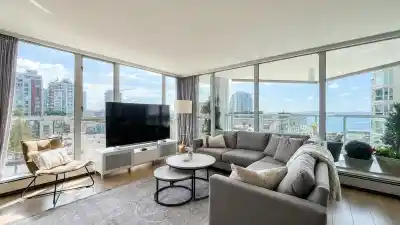 701 120 W 2ND STREET, North Vancouver BC V7M 1C3