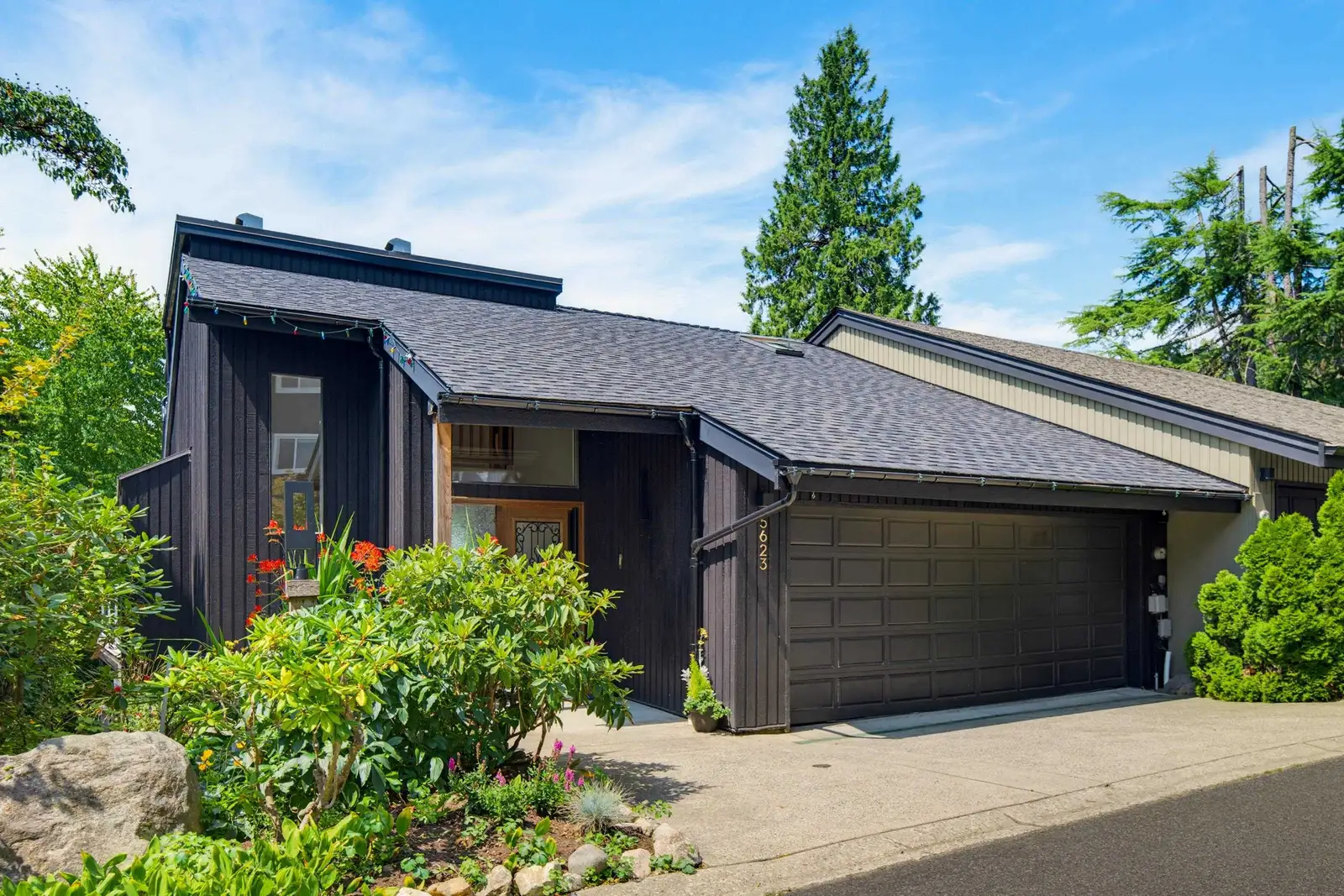 5623 EAGLE COURT, North Vancouver BC V7R 4V4