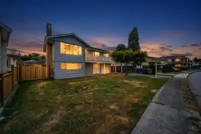 6439 AZURE ROAD, Richmond BC V7C 2R8