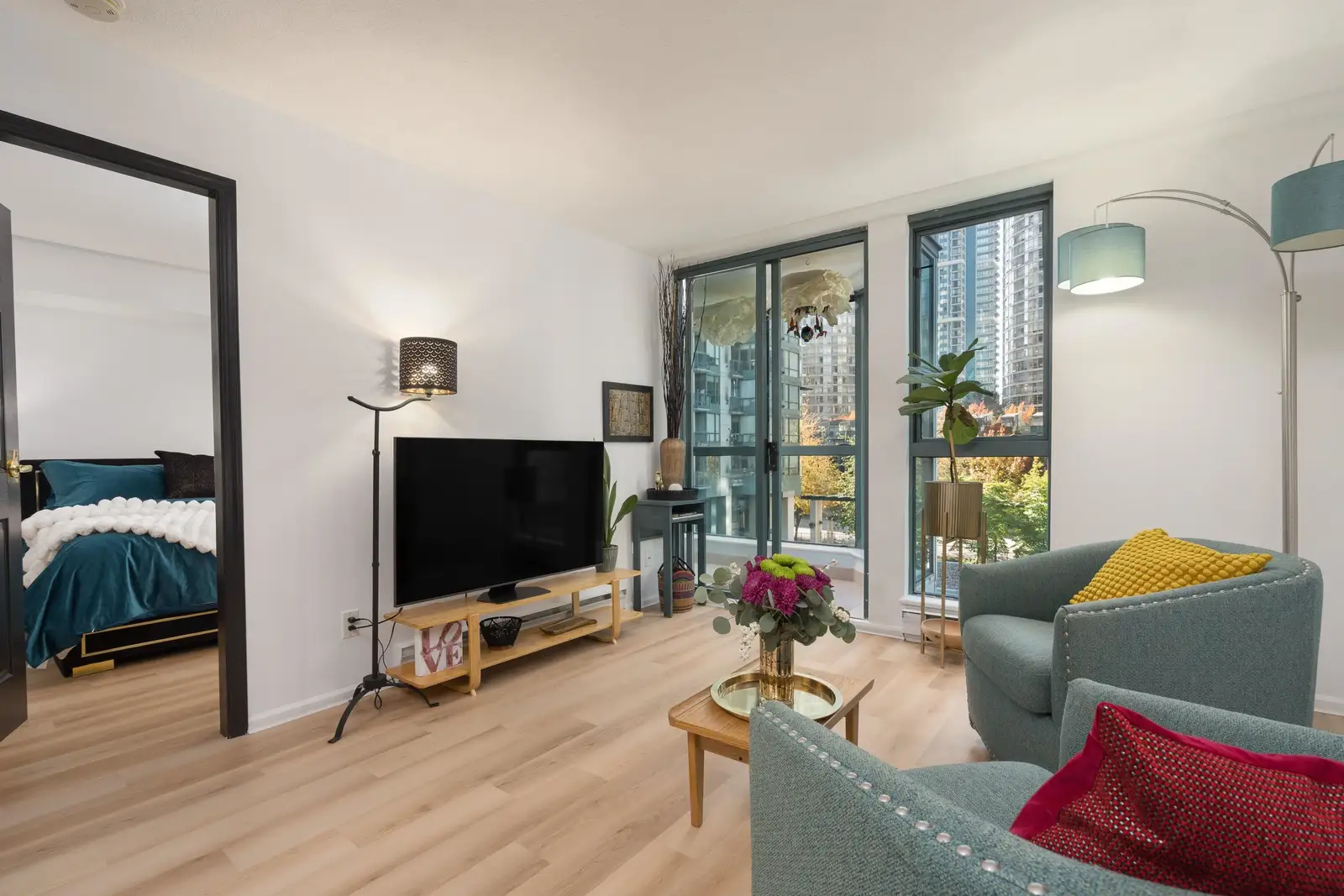 807 1238 MELVILLE STREET, Vancouver BC V6E 4N2