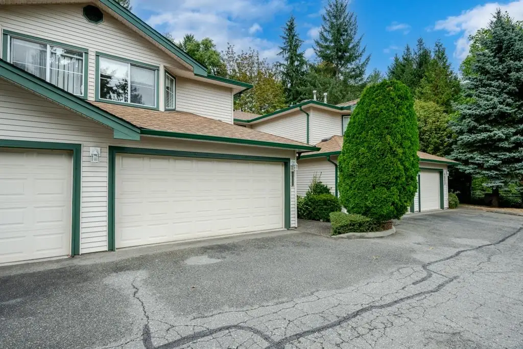 112 10250 155A STREET, Surrey BC V3R 4K5