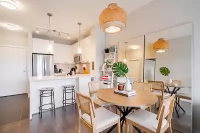 405 15388 105 AVENUE, Surrey BC V3R 0C4
