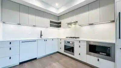 609 1680 E 12TH AVENUE, Vancouver BC V5N 2A3