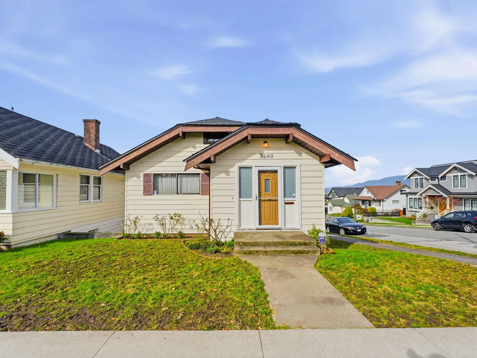 3690 DUNDAS STREET, Vancouver BC V5K 1S4