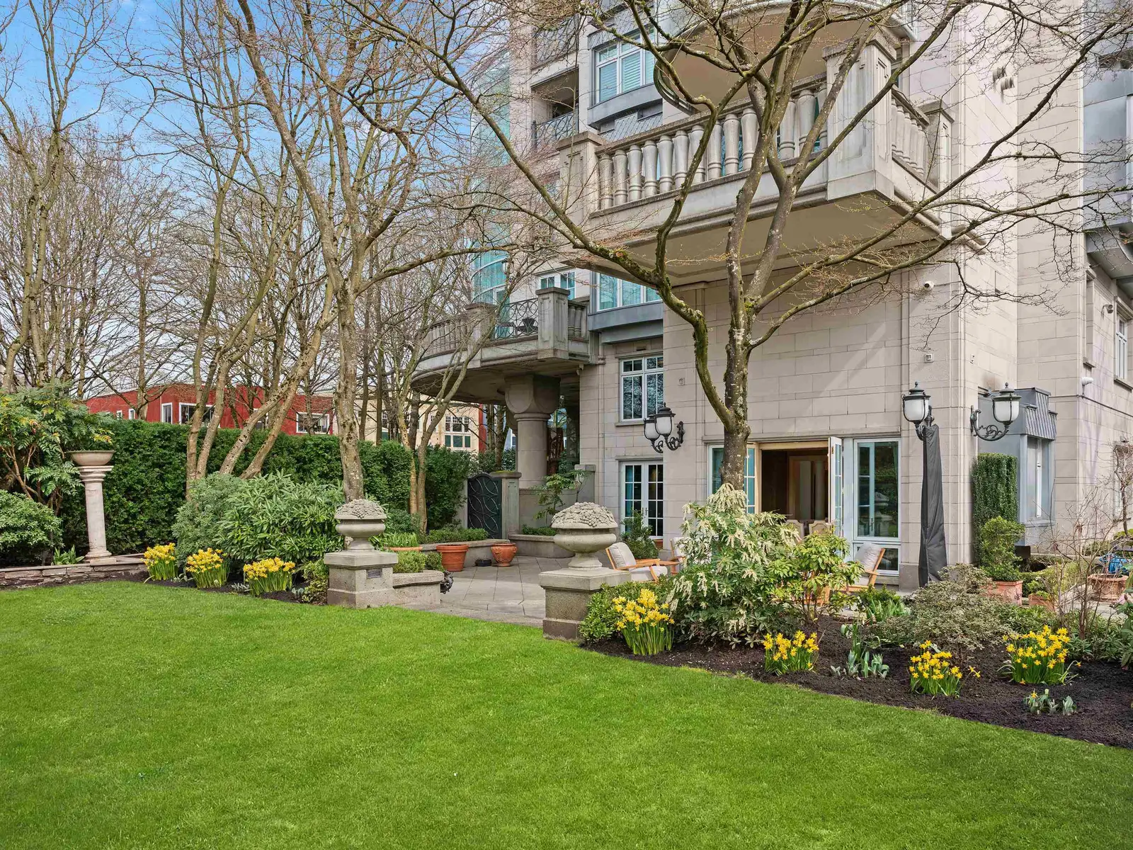 1B 1596 W 14TH AVENUE, Vancouver BC V6J 2H9