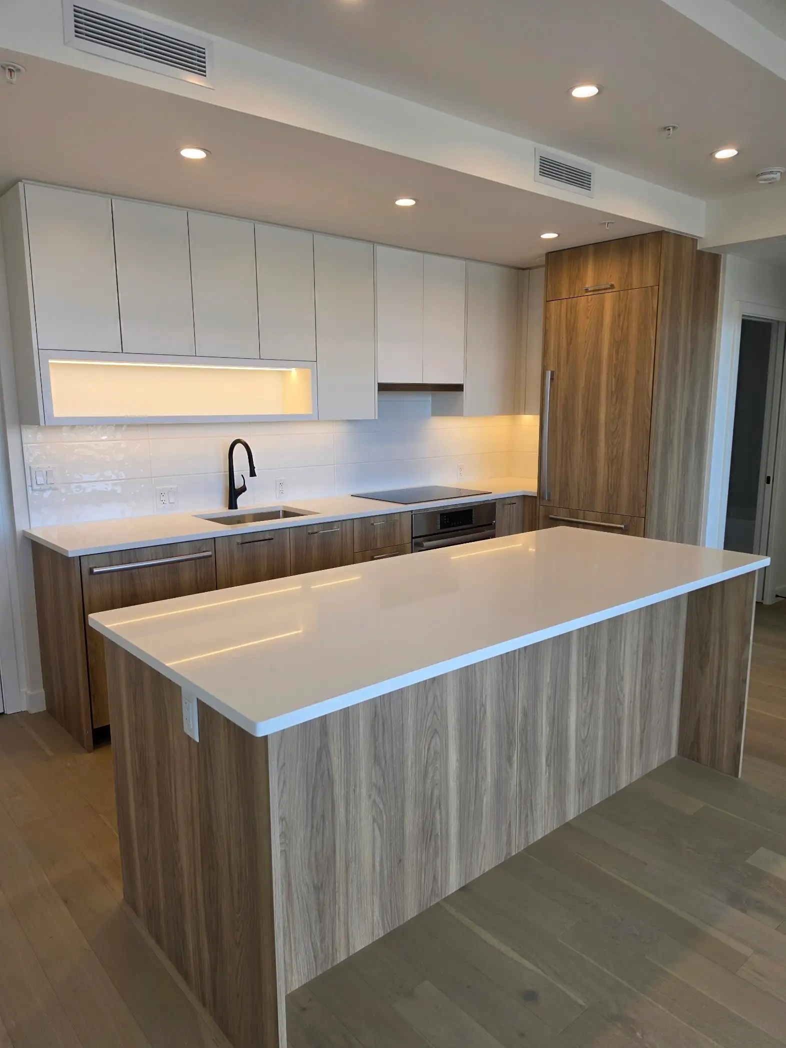 504 8398 OAK STREET, Vancouver BC V6P 0L9