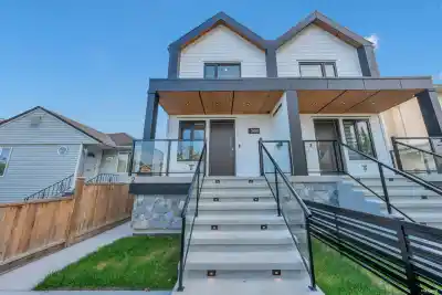 4328 RUPERT STREET, Vancouver BC V5R 2H8