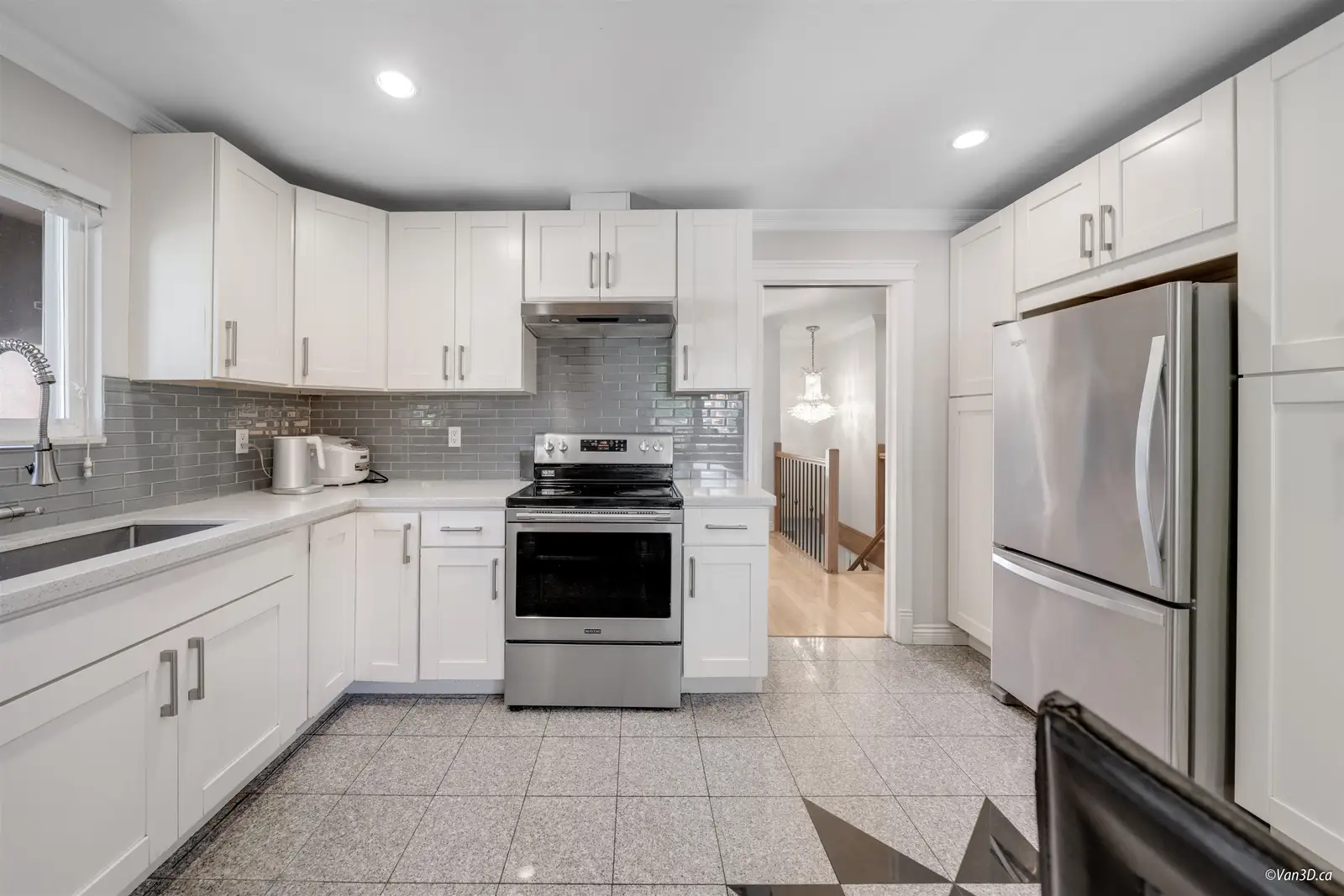 7531 OAK STREET, Vancouver BC V6P 4A4