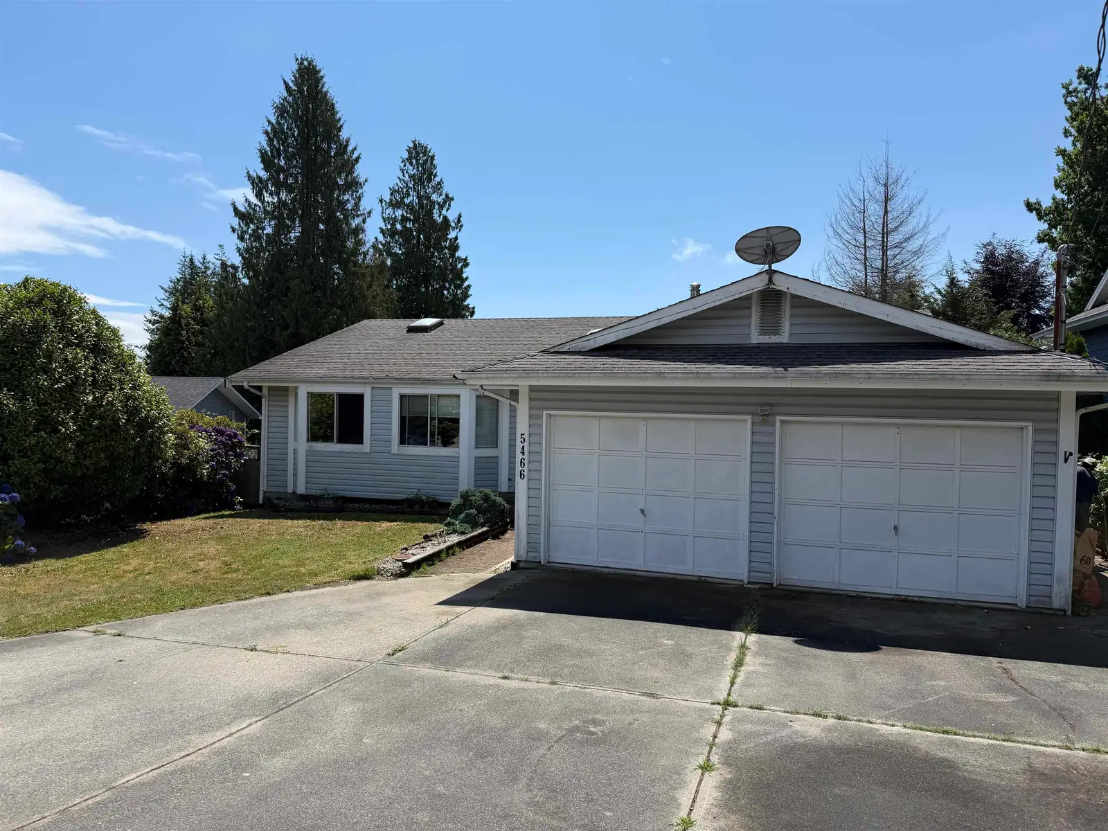 5466 CARNABY PLACE, Sechelt BC V7Z 0M3