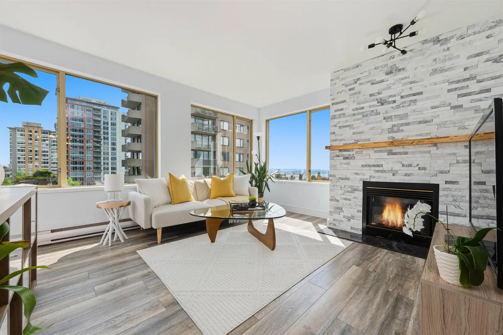 606 137 W 17 STREET, North Vancouver BC V7M 1V5