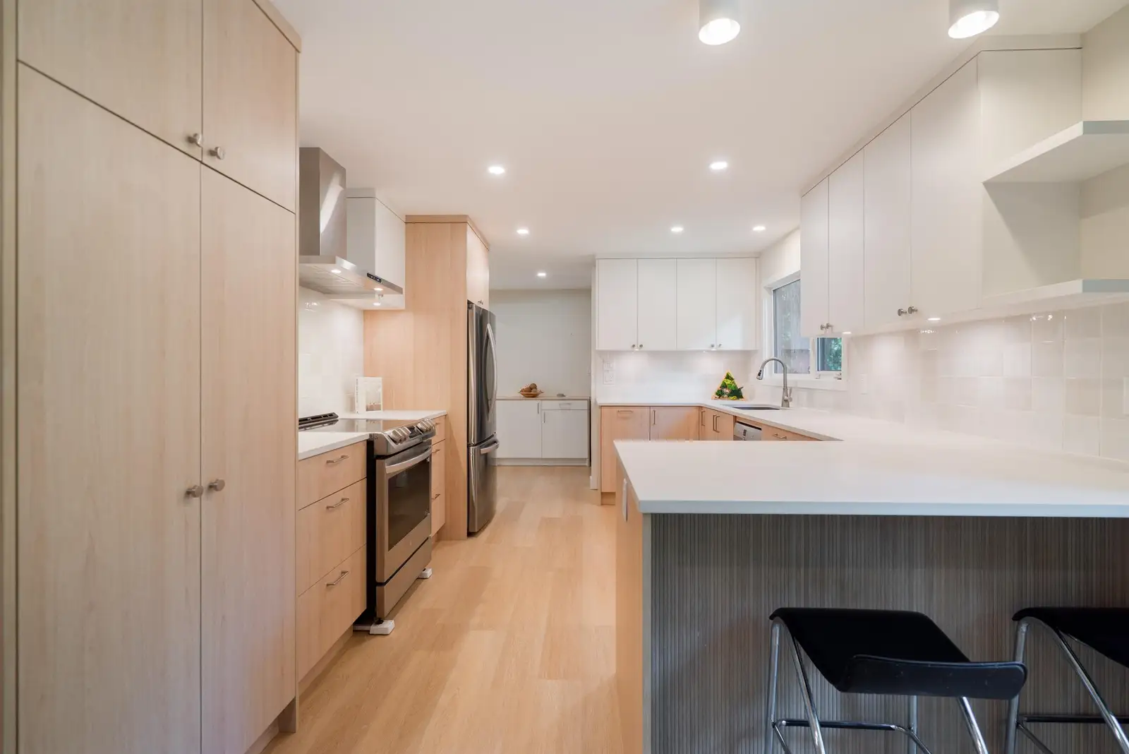 1139 HERITAGE BOULEVARD, North Vancouver BC V7J 3G8