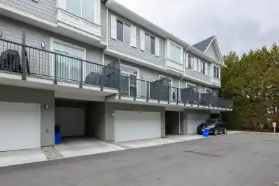 4 13629 81A AVENUE, Surrey BC V3W 3M4