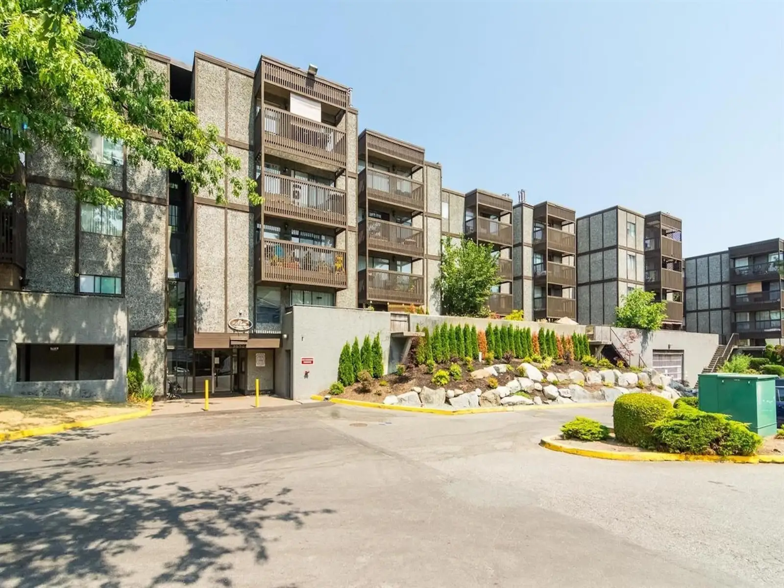 401 9682 134 STREET, Surrey BC V3T 5L6