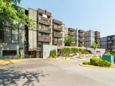 401 9682 134 STREET, Surrey BC V3T 5L6