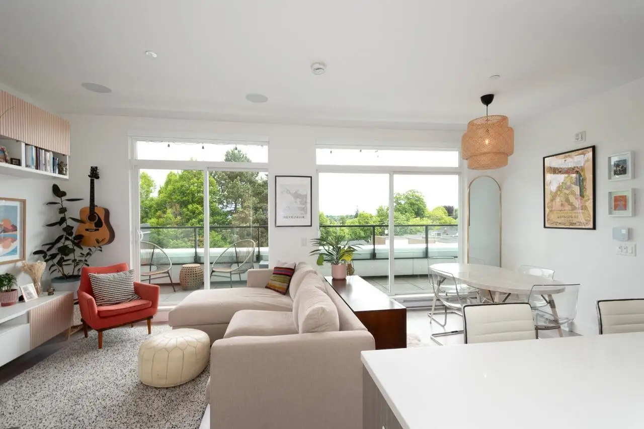 PH2 979 E 19TH AVENUE, Vancouver BC V5V 3C4