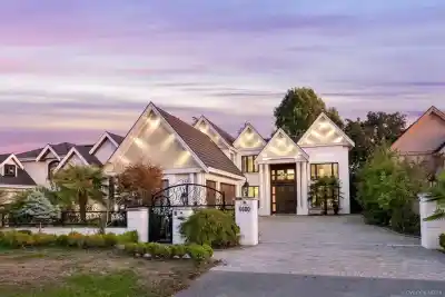 6680 MAPLE ROAD, Richmond BC V7E 1G5