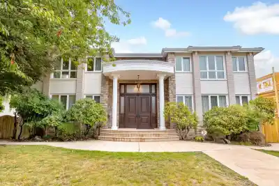 6968 CHURCHILL STREET, Vancouver BC V6P 5B3