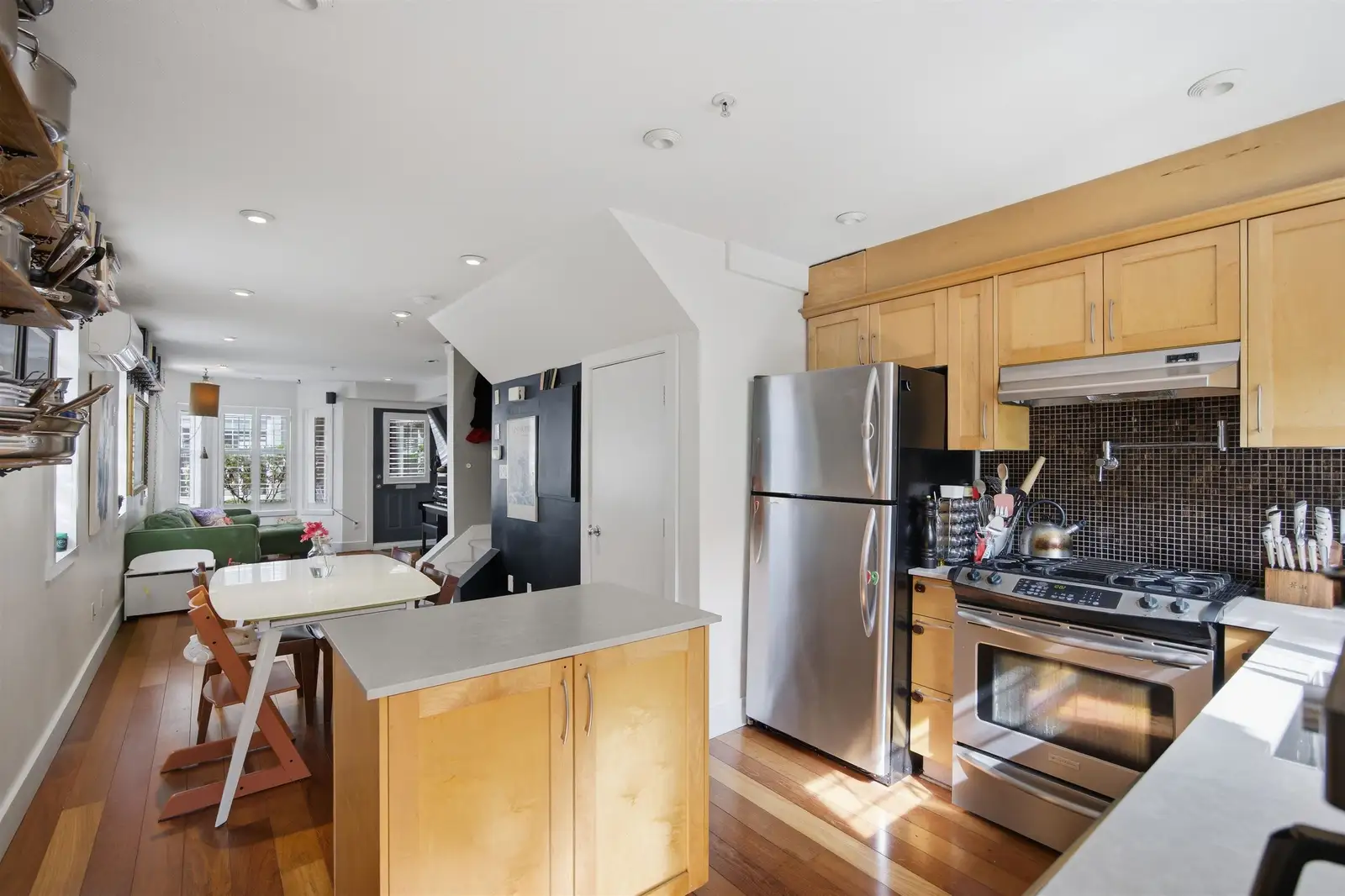 6 1642 E GEORGIA STREET, Vancouver BC V5L 2B2