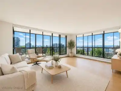 1104 114 W KEITH ROAD, North Vancouver BC V7M 3C9