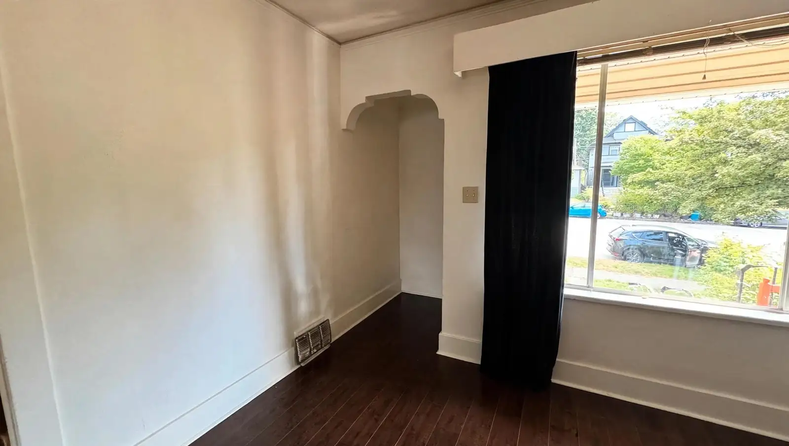 2561 MCGILL STREET, Vancouver BC V5K 1G9