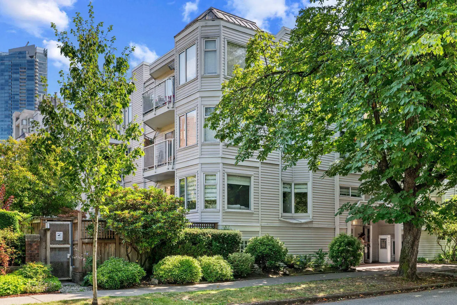 106 1147 NELSON STREET, Vancouver BC V6E 1J3
