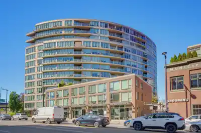 211 445 W 2ND AVENUE, Vancouver BC V5Y 0E8