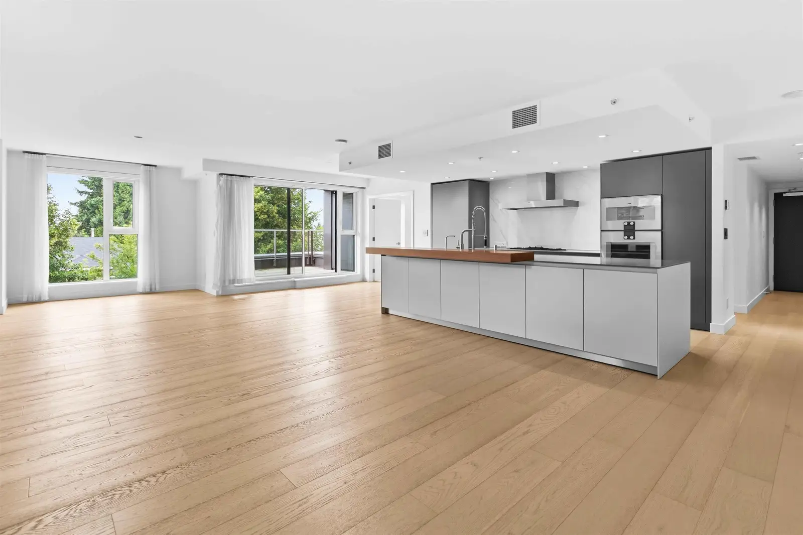 303 7128 ADERA STREET, Vancouver BC V6P 0H6
