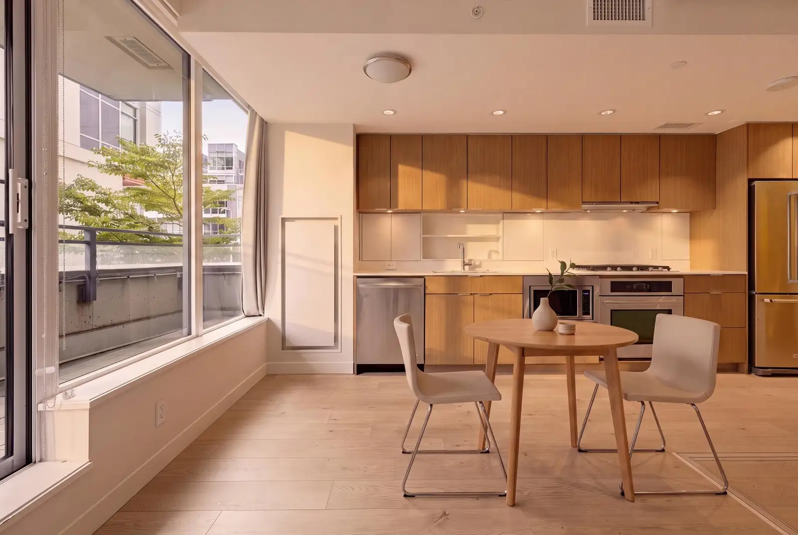 203 111 E 1ST AVENUE, Vancouver BC V6A 0E9
