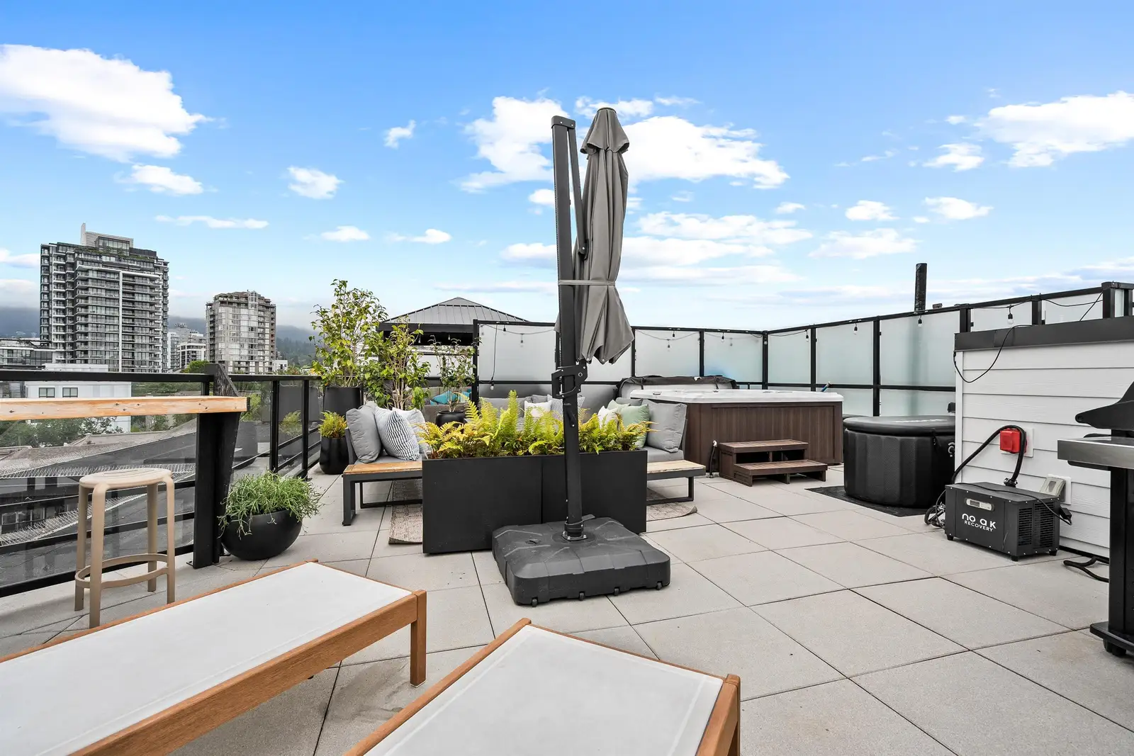 614 108 E 8TH STREET, North Vancouver BC V7L 0H1