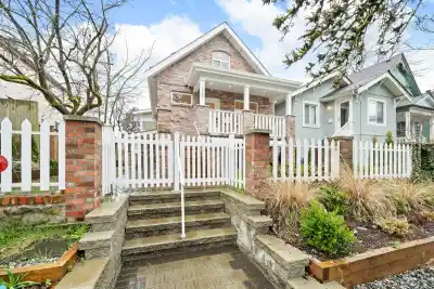 1161 KEEFER STREET, Vancouver BC V6A 1Z2