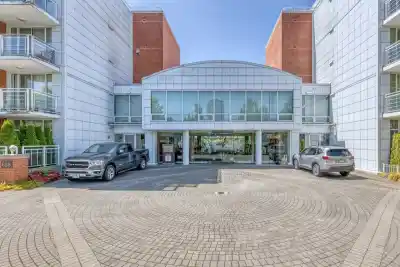 403 688 FAIRCHILD ROAD, Vancouver BC V5Z 4P7