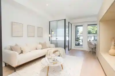 319 2471 ST. GEORGE STREET, Vancouver BC V5T 1W9