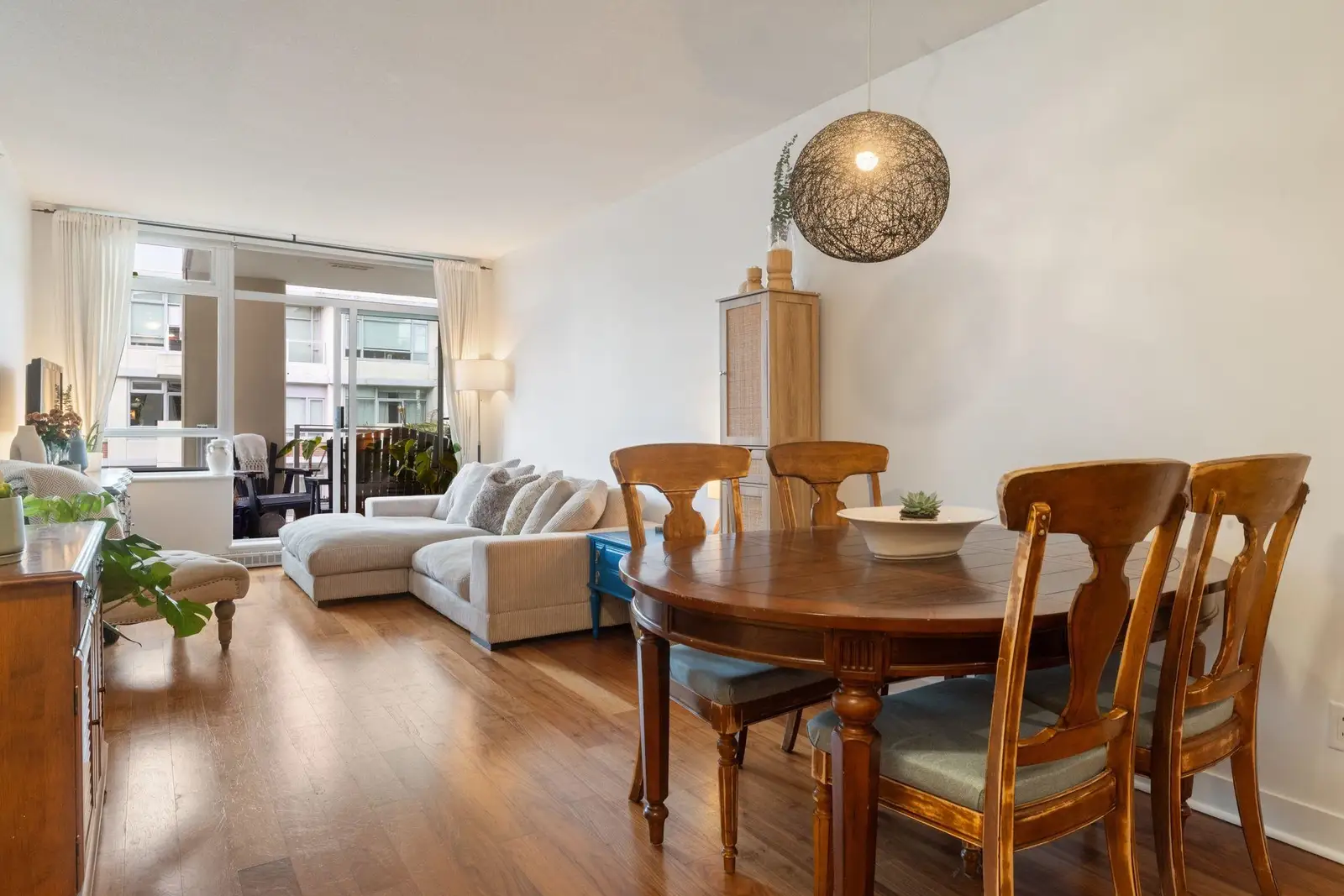 608 2228 W BROADWAY, Vancouver BC V6K 0B1