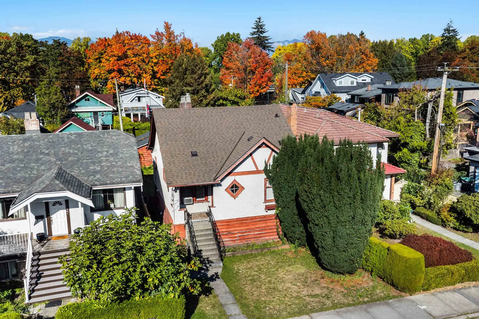 3433 W 12TH AVENUE, Vancouver BC V6R 2N2