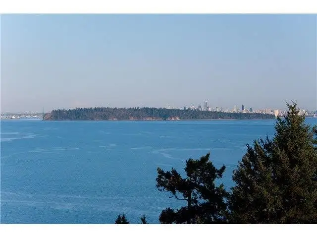 3699 SUNSET LANE, West Vancouver BC V7V 0A9