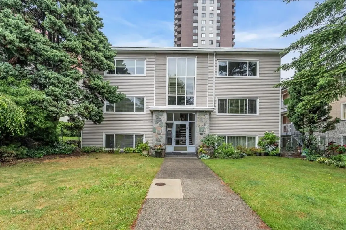 1 1420 CHESTERFIELD AVENUE, North Vancouver BC V7M 2N4