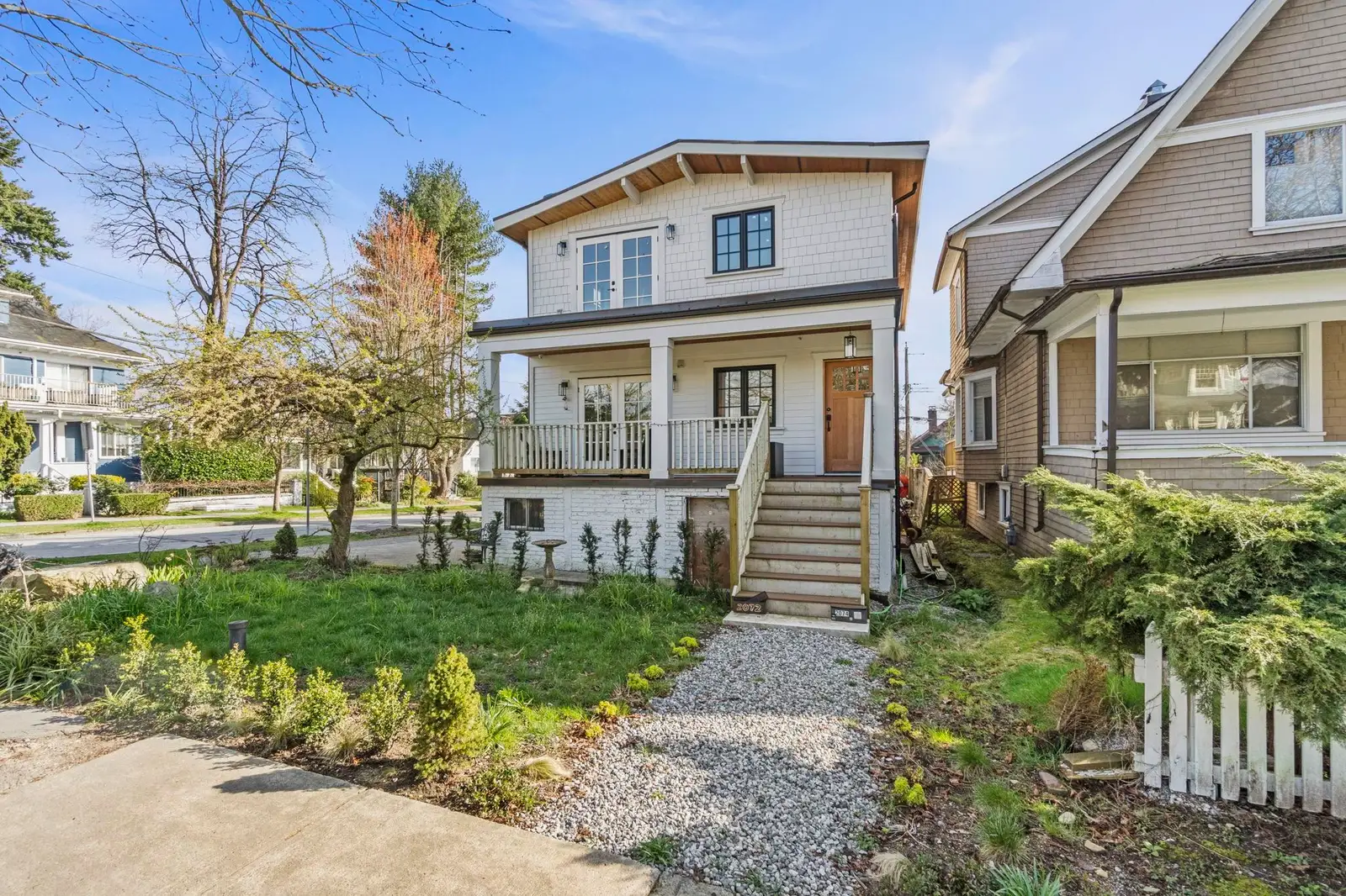 2072 KITCHENER STREET, Vancouver BC V5L 2W8