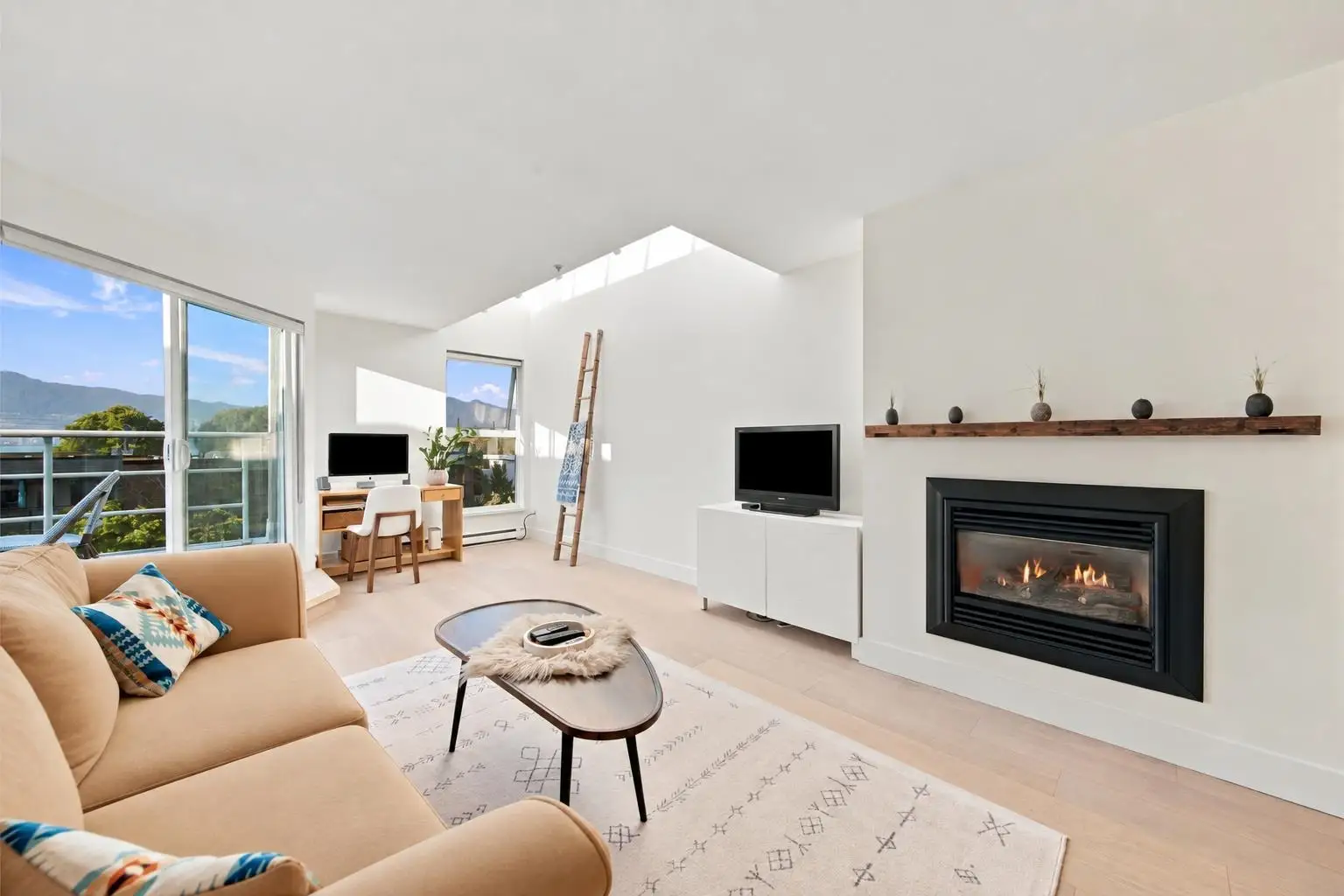 2240 YORK AVENUE, Vancouver BC V6K 1C6