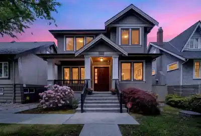 3285 W 12TH AVENUE, Vancouver BC V6K 2R8