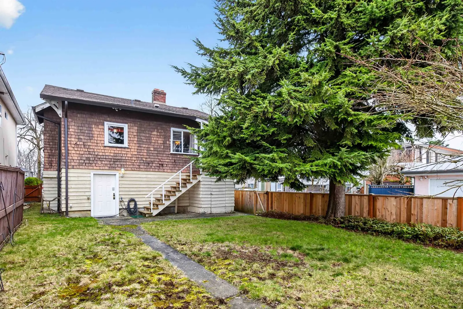 2284 E 45TH AVENUE, Vancouver BC V5P 1N8