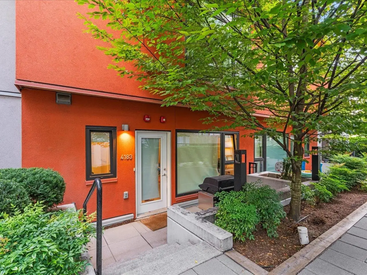 4183 CAMBIE STREET, Vancouver BC V5Z 2Y2