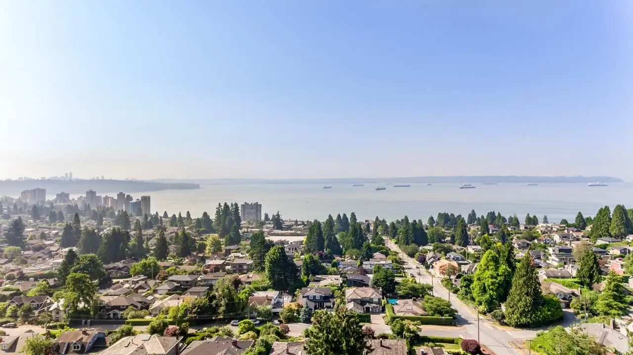 2479 OTTAWA AVENUE, West Vancouver BC V7V 2T2