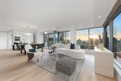2301 667 HOWE STREET, Vancouver BC V6C 0B5