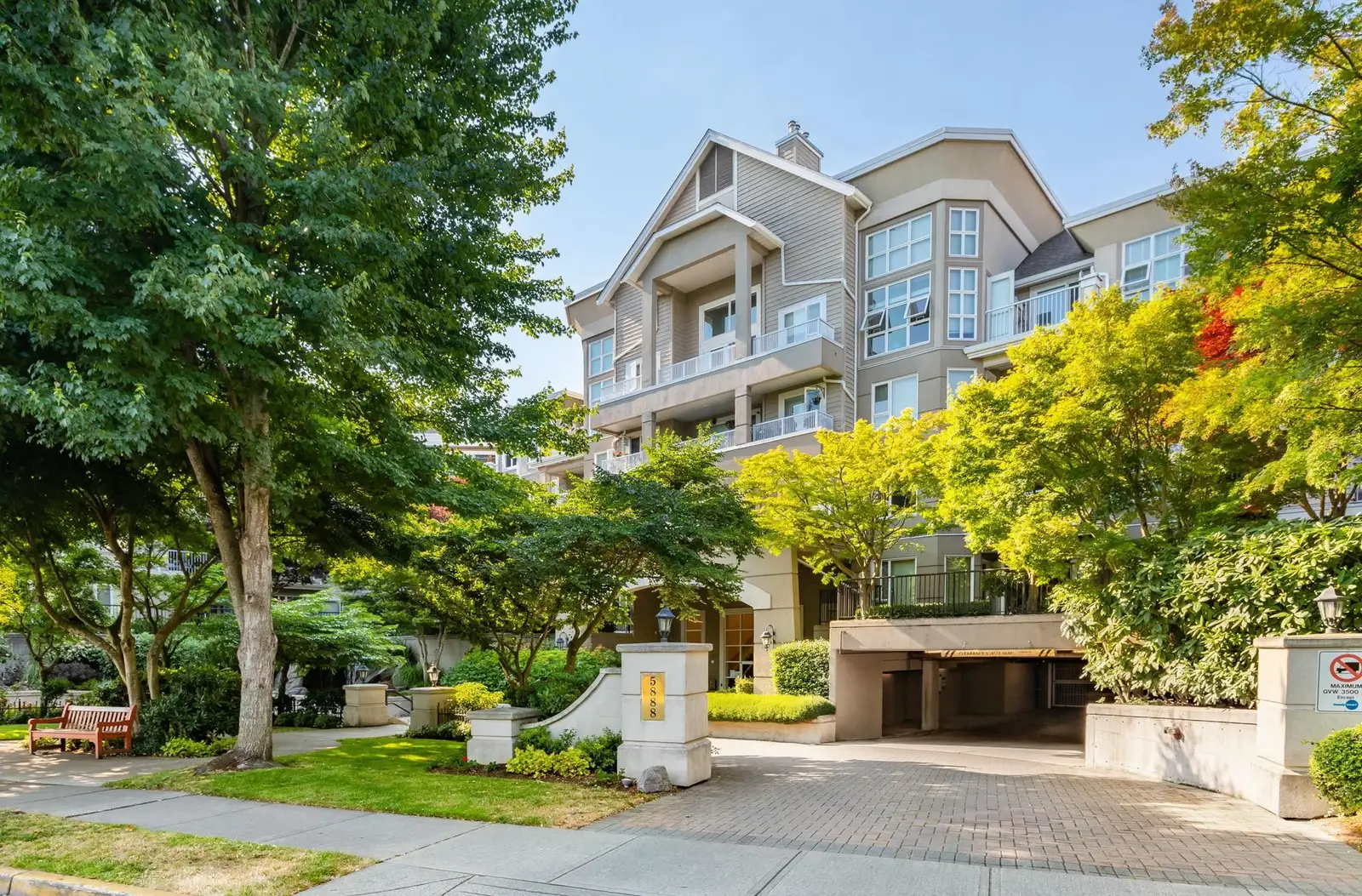 230 5888 DOVER CRESCENT, Richmond BC V7C 5R9