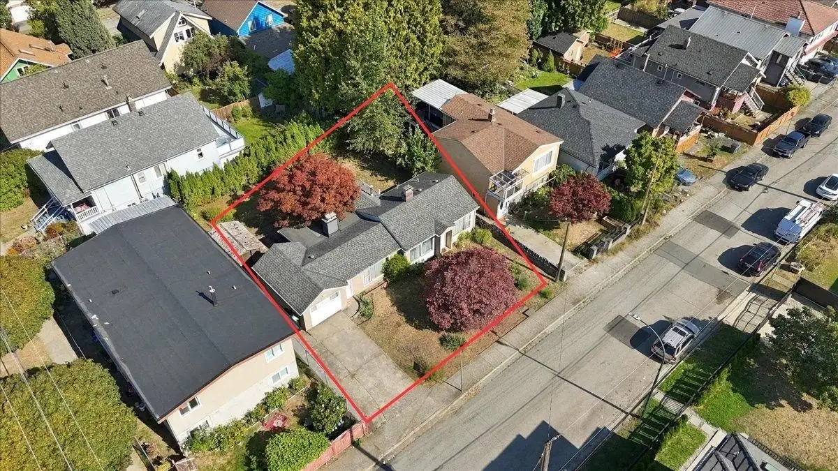 2219 E 25TH AVENUE, Vancouver BC V5N 2V7
