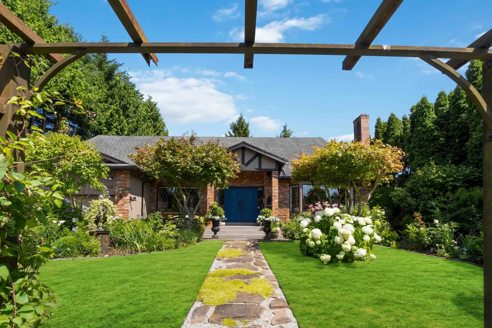 4106 STAULO CRESCENT, Vancouver BC V6N 3S2