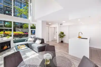 TH8 168 E ESPLANADE AVENUE, North Vancouver BC V7L 4X8