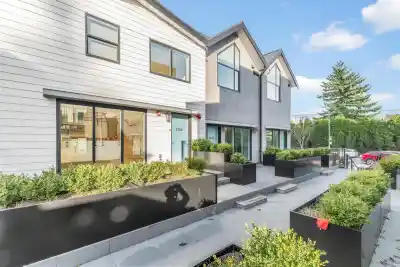 7353 OAK STREET, Vancouver BC V6P 1V9