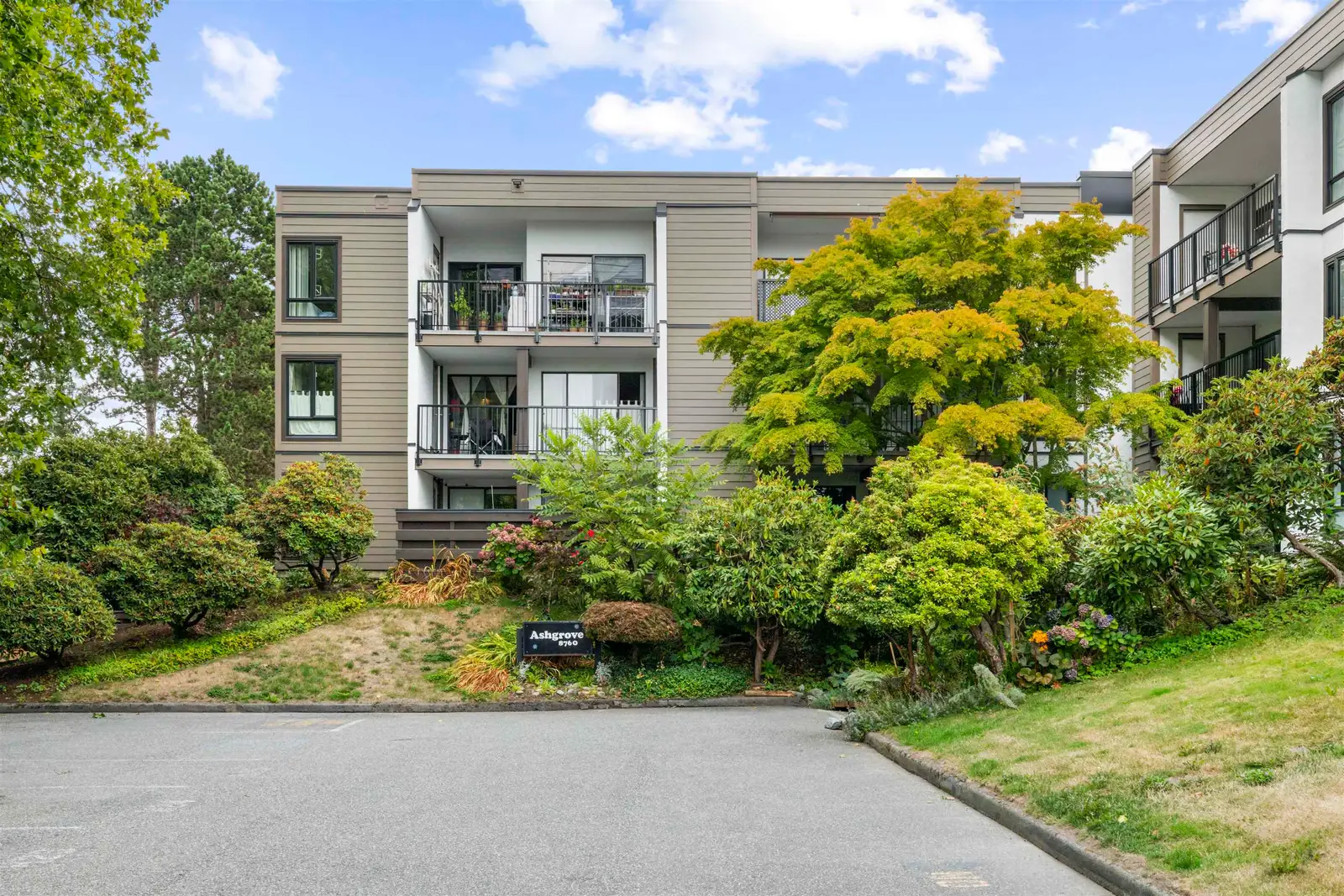 302 8760 NO. 1 ROAD, Richmond BC V7C 4L5