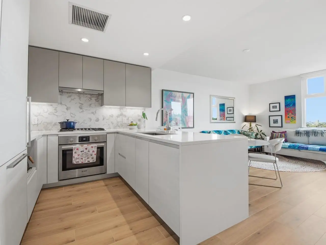 1304 8188 FRASER STREET, Vancouver BC V5X 0J8